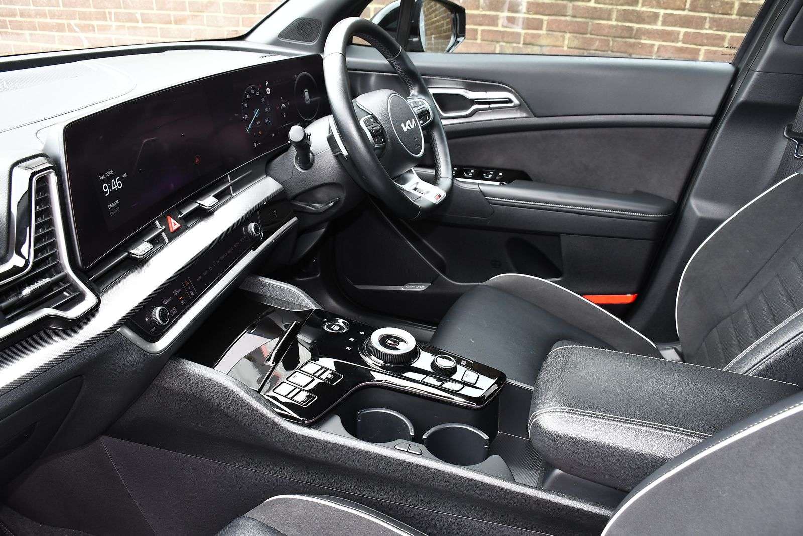 A 2024 KIA SPORTAGE 1.6 T-GDi MHEV GT-Line S SUV 5dr Petrol Hybrid DCT Euro 6 (s/s) (157 bhp) A 2024 KIA SPORTAGE 1.6 T-GDi MHEV GT-Line S SUV 5dr Petrol Hybrid DCT Euro 6 (s/s) (157 bhp)