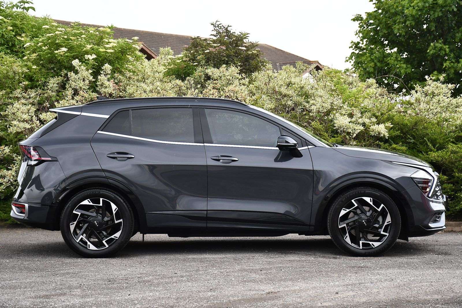 A 2024 KIA SPORTAGE 1.6 T-GDi MHEV GT-Line S SUV 5dr Petrol Hybrid DCT Euro 6 (s/s) (157 bhp) A 2024 KIA SPORTAGE 1.6 T-GDi MHEV GT-Line S SUV 5dr Petrol Hybrid DCT Euro 6 (s/s) (157 bhp)