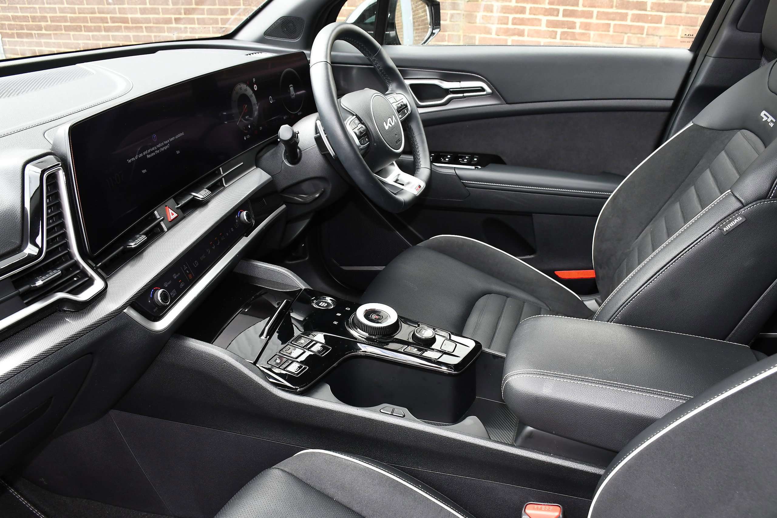 A 2025 KIA SPORTAGE 1.6 T-GDi MHEV GT-Line S SUV 5dr Petrol Hybrid DCT Euro 6 (s/s) (157 bhp) A 2025 KIA SPORTAGE 1.6 T-GDi MHEV GT-Line S SUV 5dr Petrol Hybrid DCT Euro 6 (s/s) (157 bhp)
