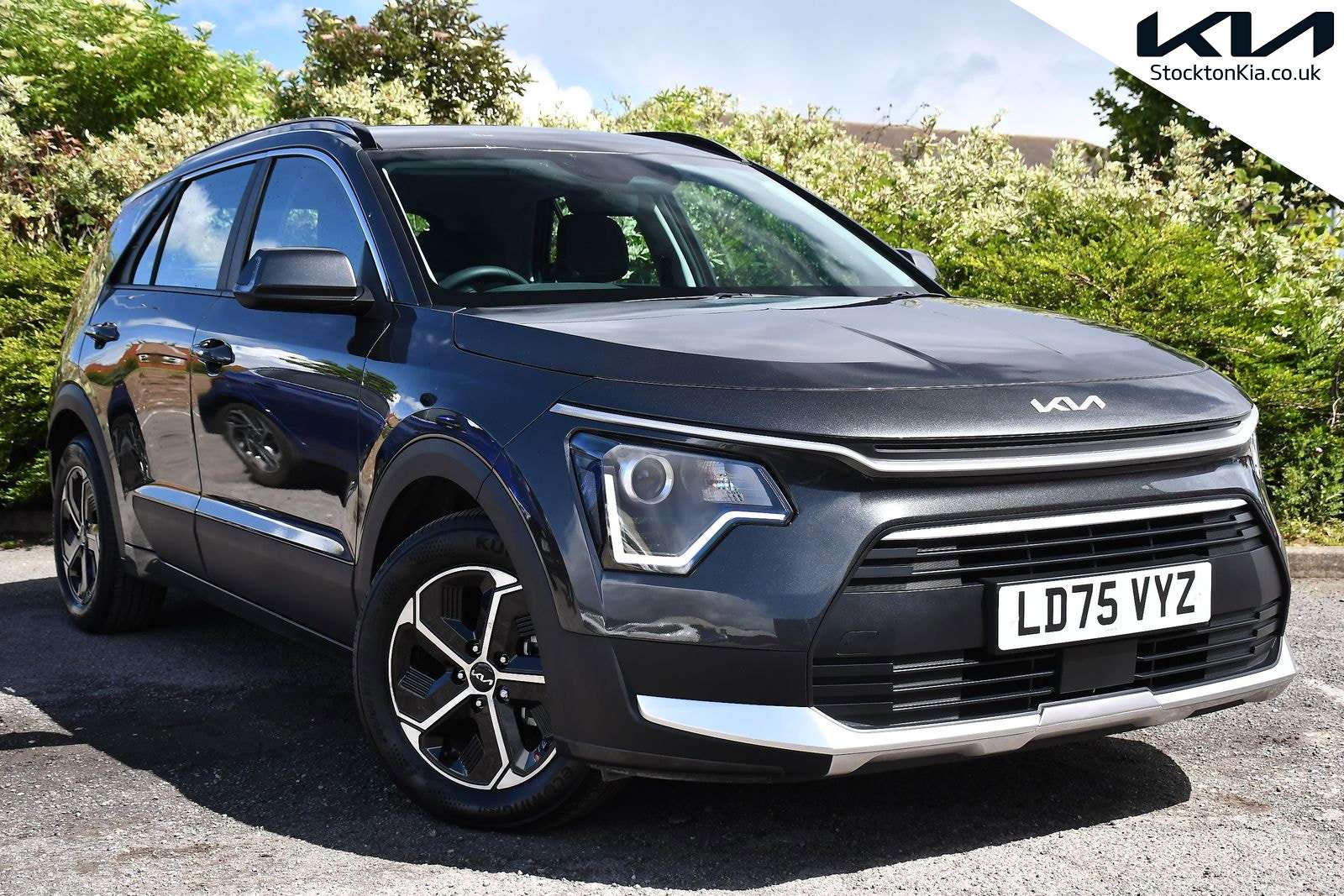 A 2025 KIA NIRO 1.6 GDi 11.1kWh 2 SUV 5dr Petrol Plug-in Hybrid DCT Euro 6 (s/s) (168 bhp) A 2025 KIA NIRO 1.6 GDi 11.1kWh 2 SUV 5dr Petrol Plug-in Hybrid DCT Euro 6 (s/s) (168 bhp)
