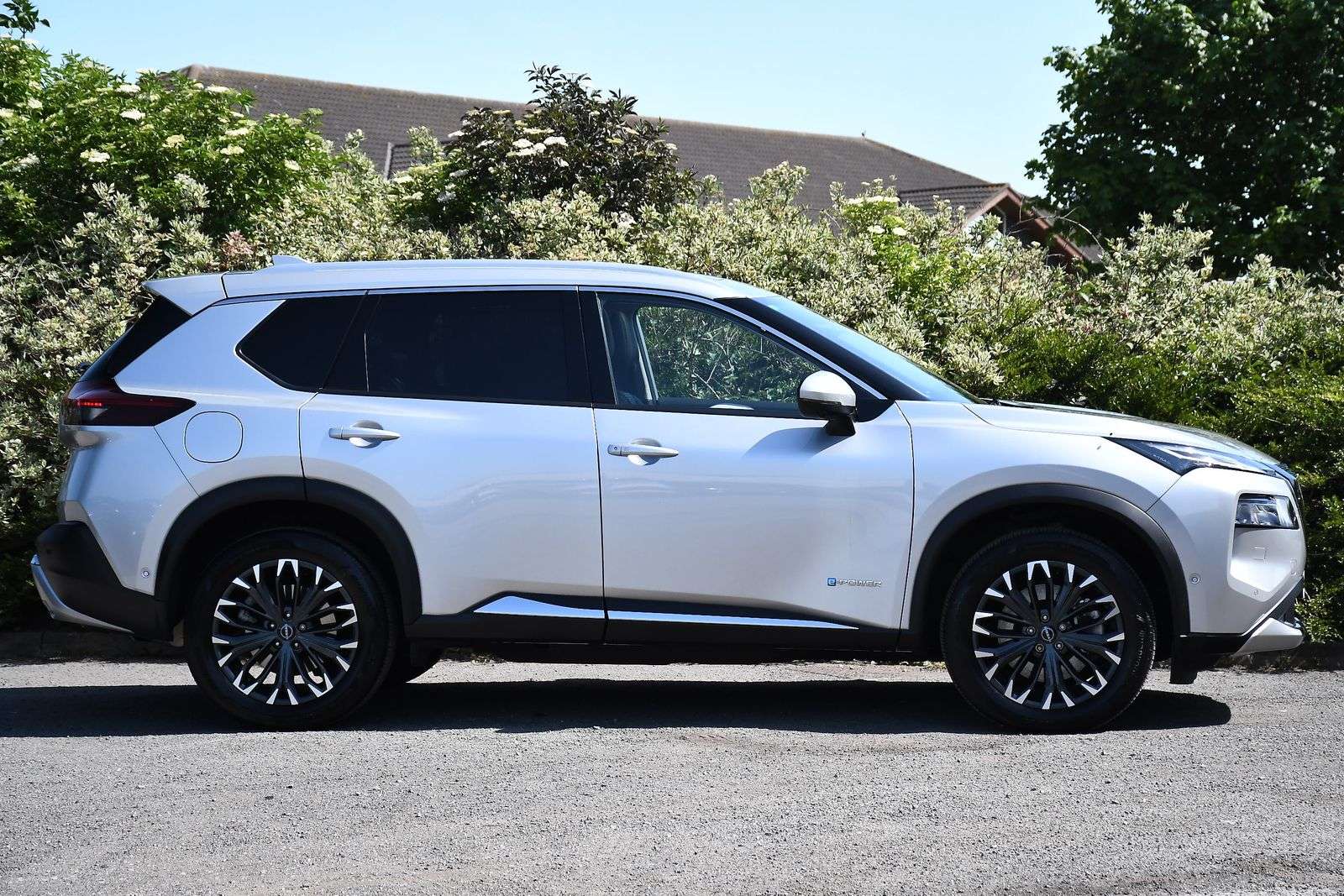 A 2025 NISSAN X-TRAIL 1.5 h e-POWER Tekna+ SUV 5dr Petrol Hybrid Auto Euro 6 (s/s) (204 ps) A 2025 NISSAN X-TRAIL 1.5 h e-POWER Tekna+ SUV 5dr Petrol Hybrid Auto Euro 6 (s/s) (204 ps)