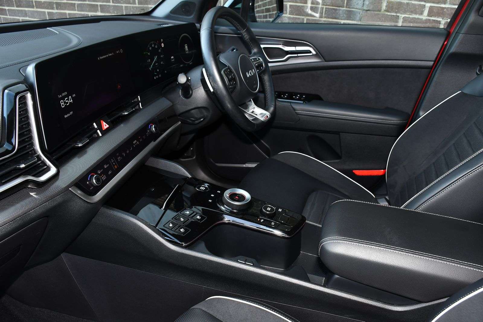 A 2024 KIA SPORTAGE 1.6 h T-GDi GT-Line S SUV 5dr Petrol Hybrid Auto Euro 6 (s/s) (207 bhp) A 2024 KIA SPORTAGE 1.6 h T-GDi GT-Line S SUV 5dr Petrol Hybrid Auto Euro 6 (s/s) (207 bhp)