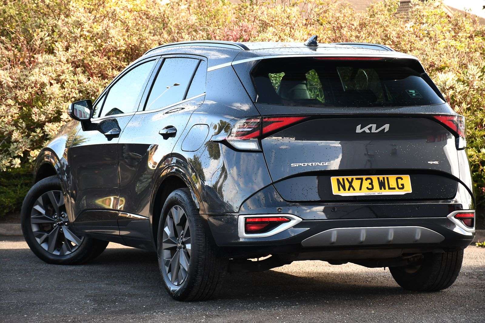A 2023 KIA SPORTAGE 1.6 h T-GDi GT-Line SUV 5dr Petrol Hybrid Auto Euro 6 (s/s) (226 bhp) A 2023 KIA SPORTAGE 1.6 h T-GDi GT-Line SUV 5dr Petrol Hybrid Auto Euro 6 (s/s) (226 bhp)