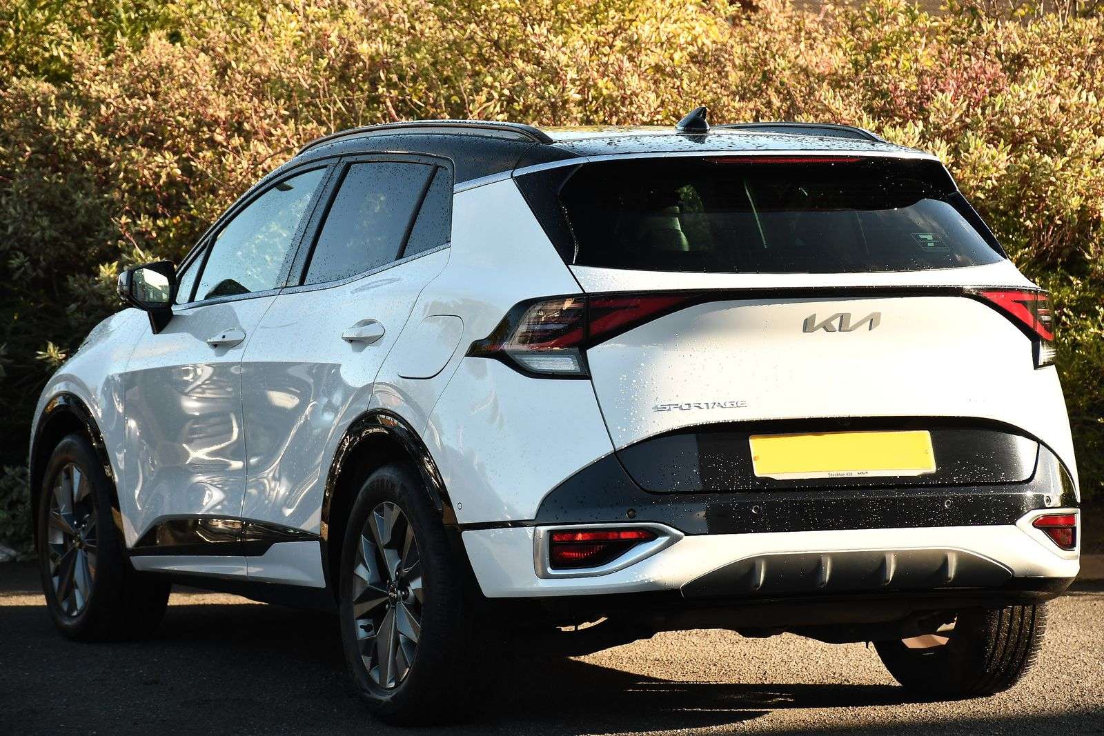 A 2022 KIA SPORTAGE 1.6 h T-GDi GT-Line S SUV 5dr Petrol Hybrid Auto Euro 6 (s/s) (226 bhp) A 2022 KIA SPORTAGE 1.6 h T-GDi GT-Line S SUV 5dr Petrol Hybrid Auto Euro 6 (s/s) (226 bhp)