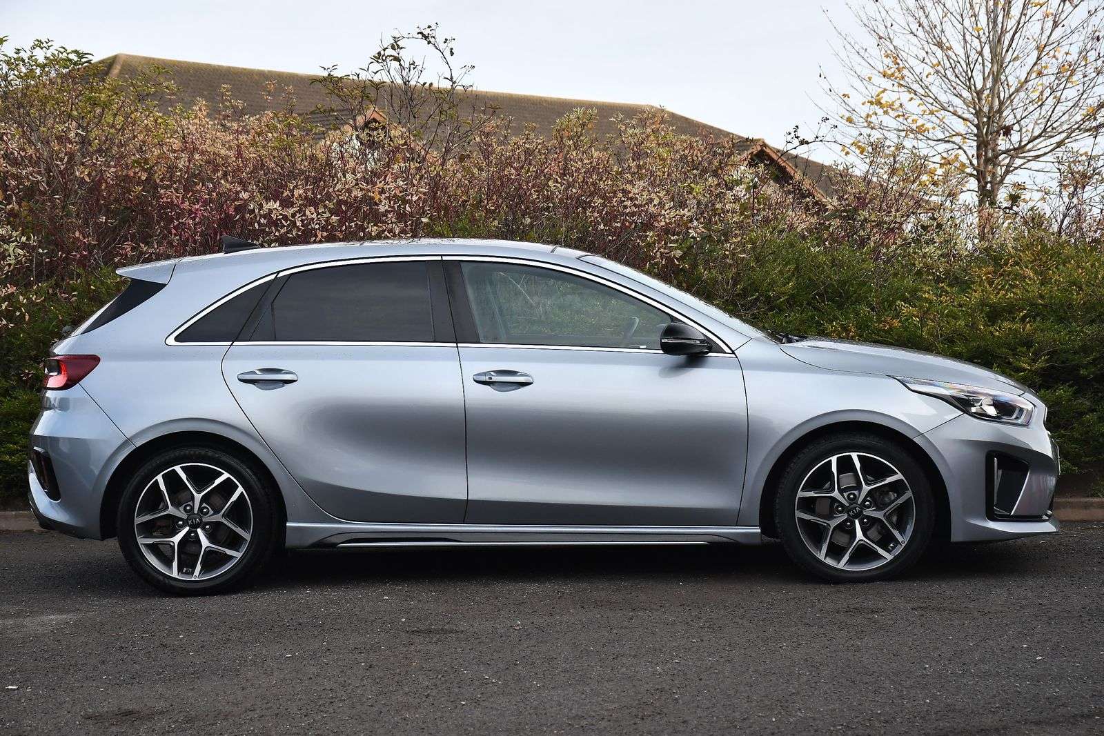 A 2019 KIA CEED 1.4 T-GDi GT-Line Lunar Edition Hatchback 5dr Petrol Manual Euro 6 (s/s) (138 bhp) A 2019 KIA CEED 1.4 T-GDi GT-Line Lunar Edition Hatchback 5dr Petrol Manual Euro 6 (s/s) (138 bhp)