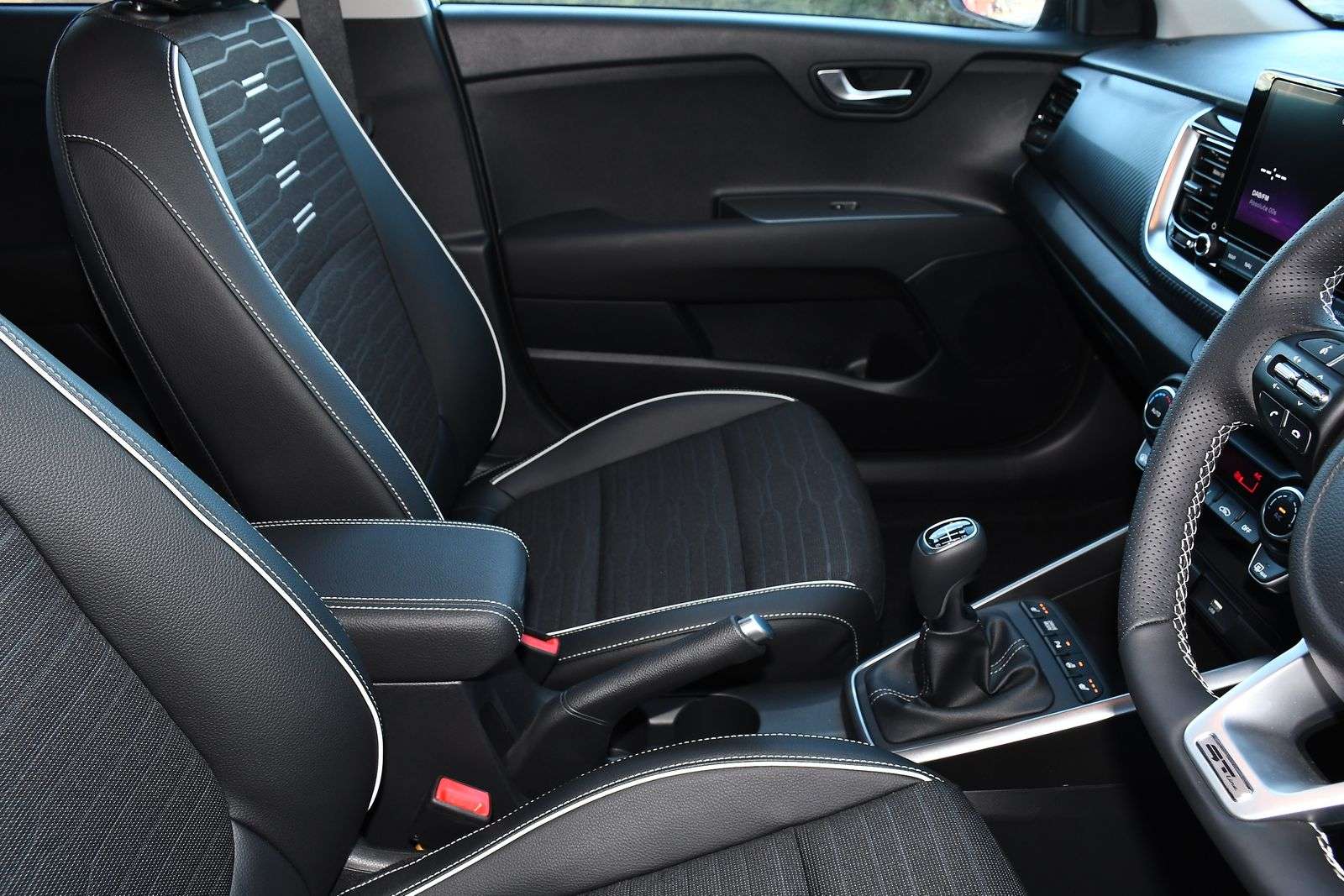 2025 KIA STONIC 2025 KIA STONIC