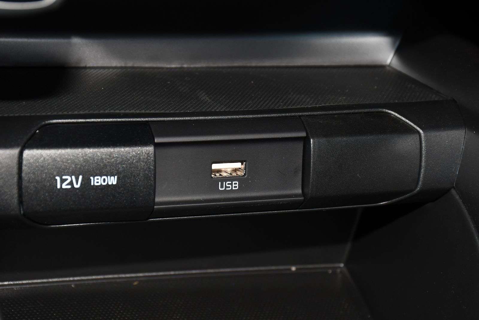 2025 KIA STONIC 2025 KIA STONIC