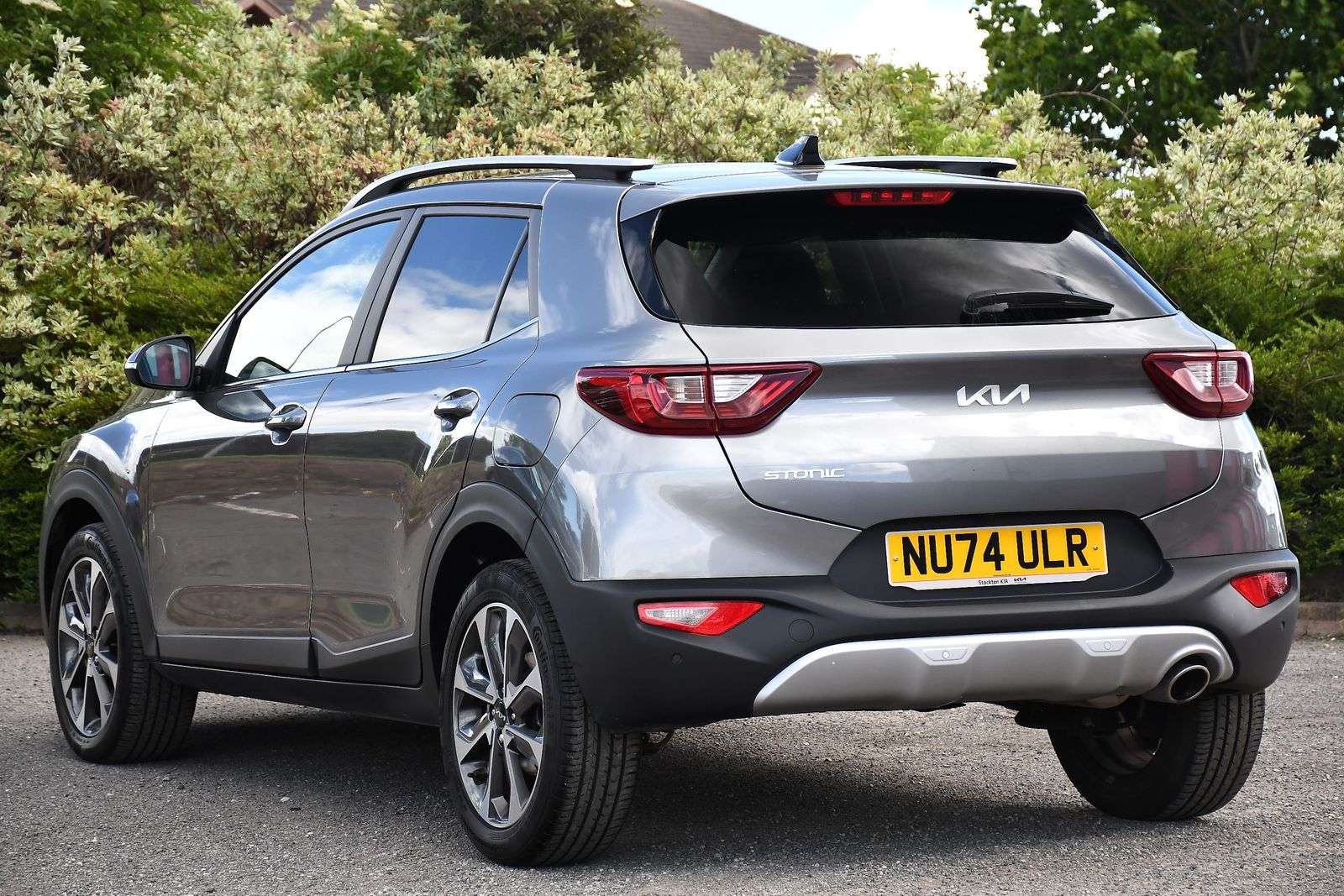 A 2024 KIA STONIC 1.0 T-GDi MHEV 3 SUV 5dr Petrol Hybrid Manual Euro 6 (s/s) (98 bhp) A 2024 KIA STONIC 1.0 T-GDi MHEV 3 SUV 5dr Petrol Hybrid Manual Euro 6 (s/s) (98 bhp)