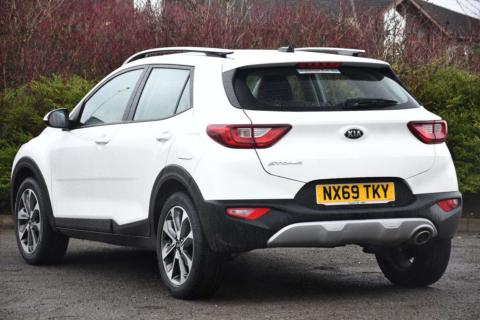 A 2019 KIA STONIC 1.4 2 SUV 5dr Petrol Manual Euro 6 (s/s) (98 bhp) A 2019 KIA STONIC 1.4 2 SUV 5dr Petrol Manual Euro 6 (s/s) (98 bhp)