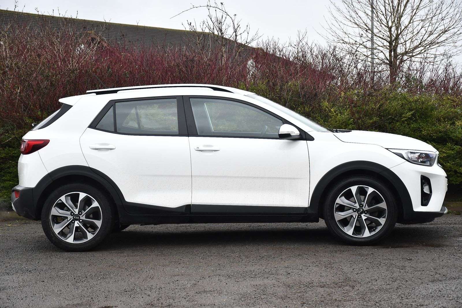 A 2019 KIA STONIC 1.4 2 SUV 5dr Petrol Manual Euro 6 (s/s) (98 bhp) A 2019 KIA STONIC 1.4 2 SUV 5dr Petrol Manual Euro 6 (s/s) (98 bhp)