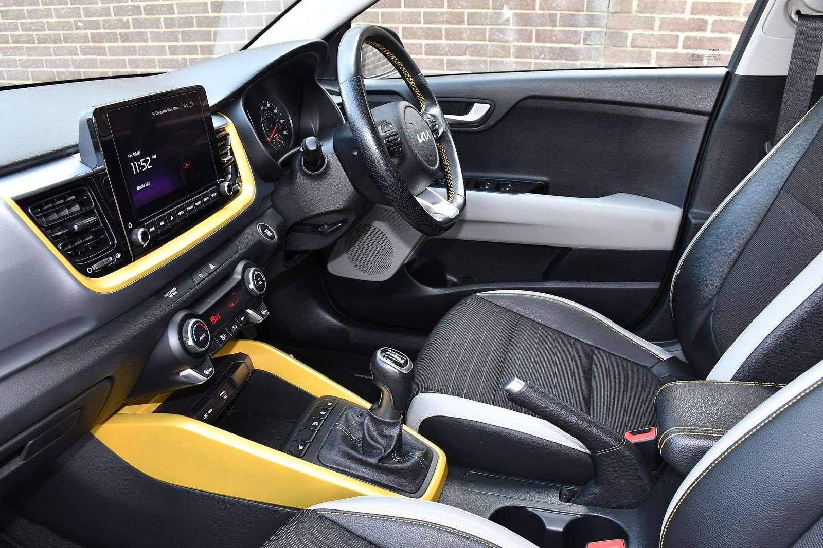 A 2023 KIA STONIC 1.0 T-GDi Quantum SUV 5dr Petrol Manual Euro 6 (s/s) (99 bhp) A 2023 KIA STONIC 1.0 T-GDi Quantum SUV 5dr Petrol Manual Euro 6 (s/s) (99 bhp)
