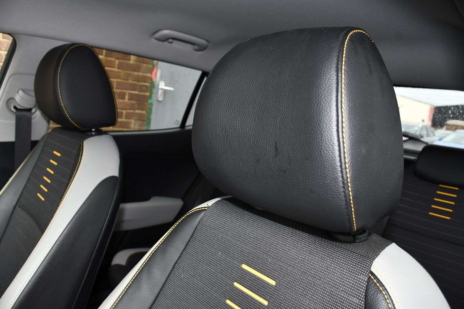 2023 KIA STONIC 2023 KIA STONIC