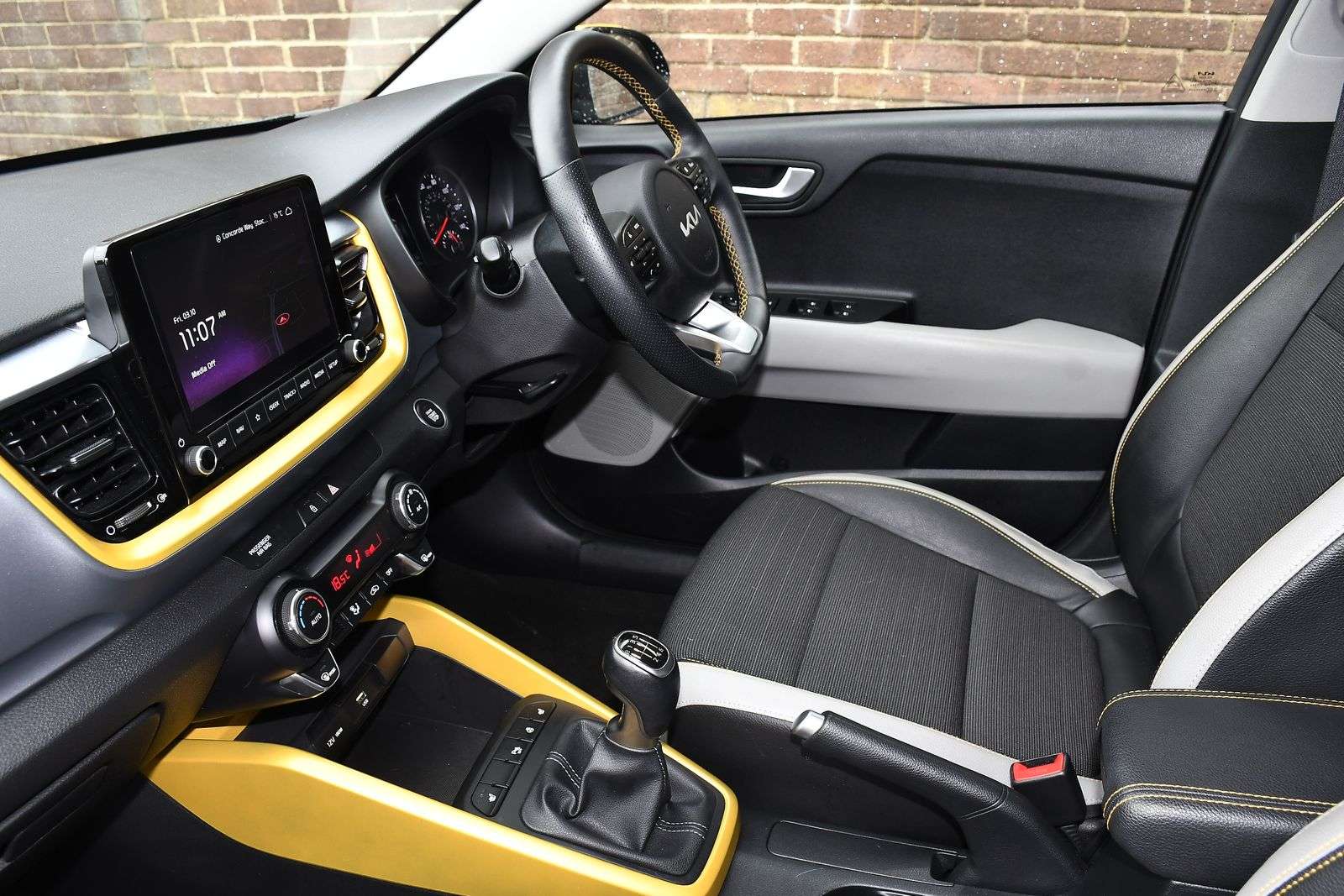 2023 KIA STONIC 2023 KIA STONIC