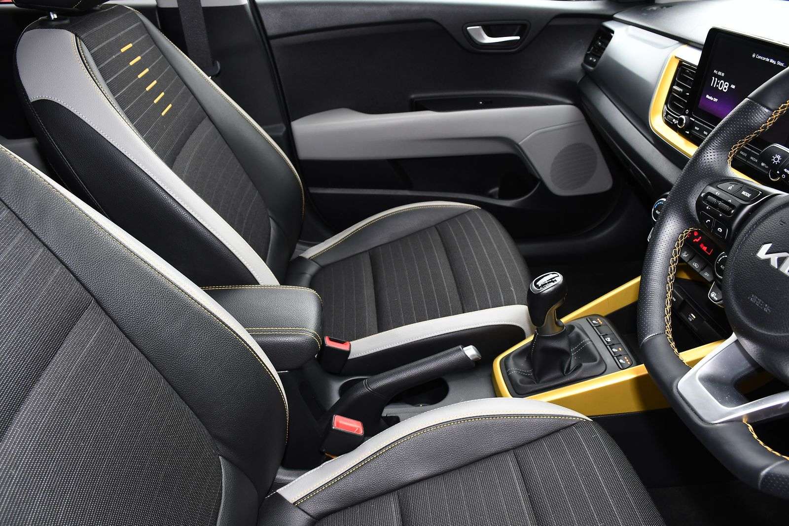 2023 KIA STONIC 2023 KIA STONIC