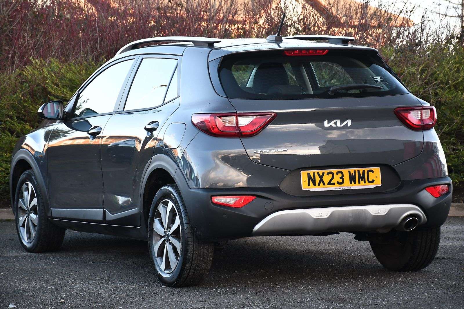 A 2023 KIA STONIC 1.0 T-GDi 2 SUV 5dr Petrol Manual Euro 6 (s/s) (99 bhp) A 2023 KIA STONIC 1.0 T-GDi 2 SUV 5dr Petrol Manual Euro 6 (s/s) (99 bhp)