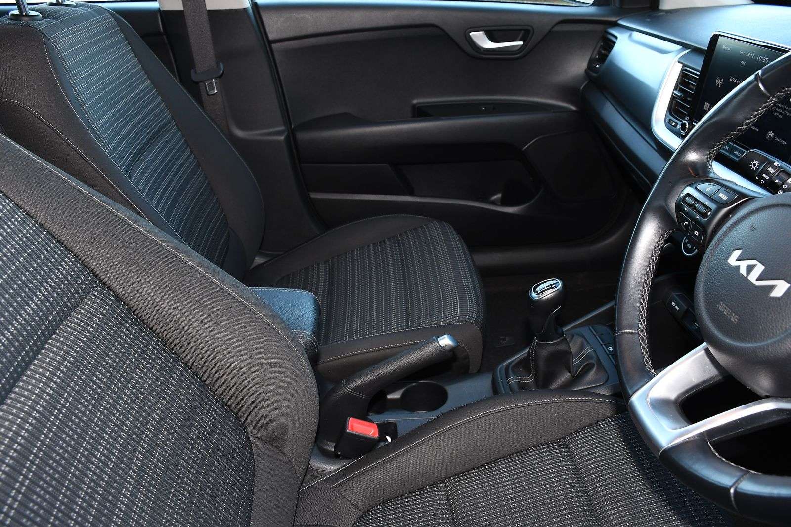 2023 KIA STONIC 2023 KIA STONIC