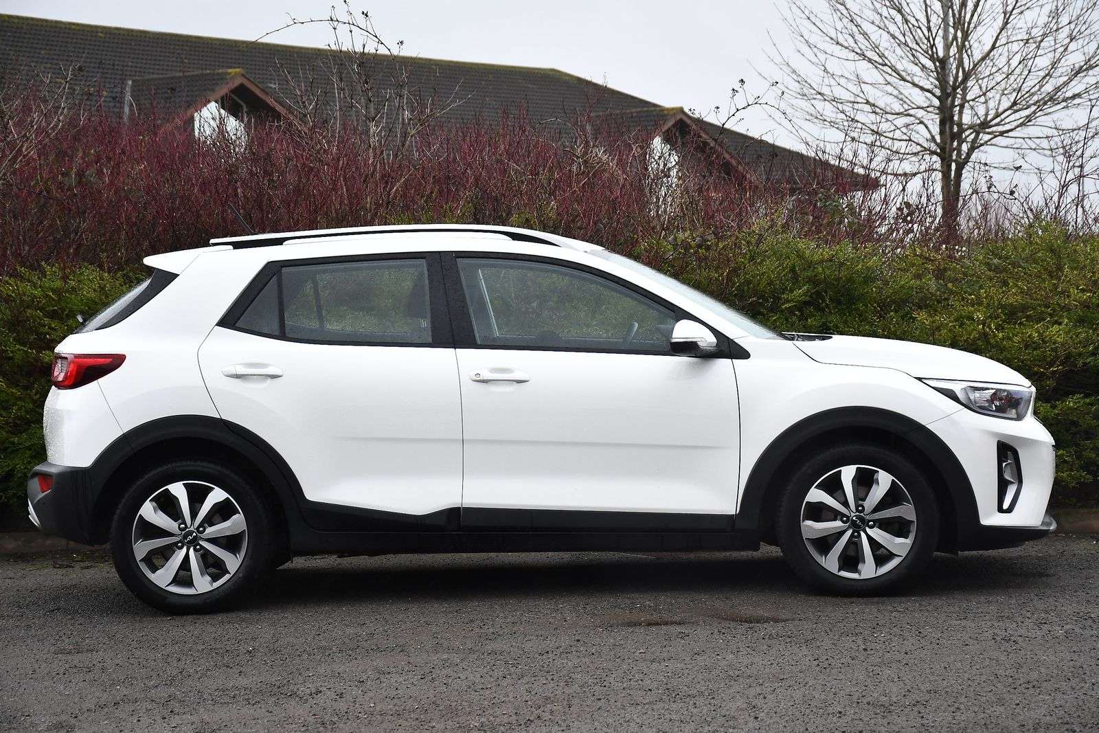 A 2023 KIA STONIC 1.0 T-GDi 2 SUV 5dr Petrol Manual Euro 6 (s/s) (99 bhp) A 2023 KIA STONIC 1.0 T-GDi 2 SUV 5dr Petrol Manual Euro 6 (s/s) (99 bhp)