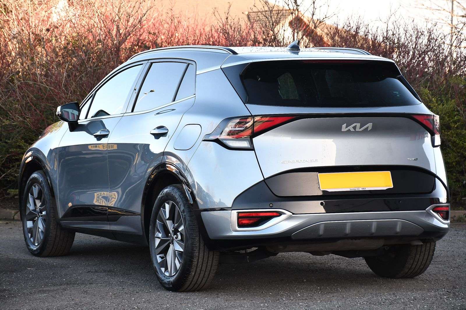 A 2024 KIA SPORTAGE 1.6 h T-GDi GT-Line SUV 5dr Petrol Hybrid Auto Euro 6 (s/s) (226 bhp) A 2024 KIA SPORTAGE 1.6 h T-GDi GT-Line SUV 5dr Petrol Hybrid Auto Euro 6 (s/s) (226 bhp)
