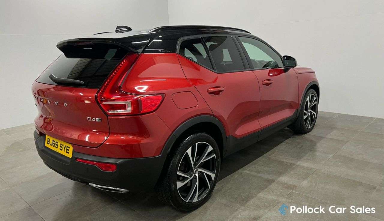 2019 VOLVO XC40 2019 VOLVO XC40