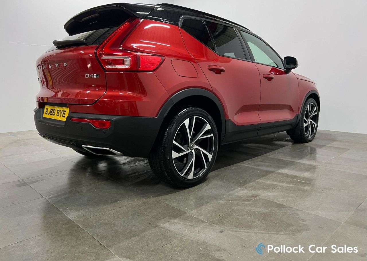 2019 VOLVO XC40 2019 VOLVO XC40