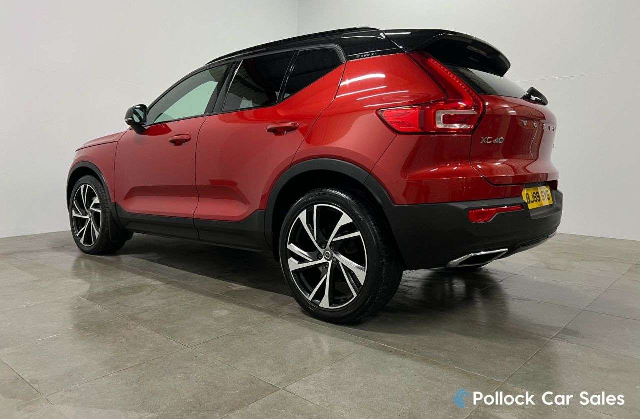 2019 VOLVO XC40 2019 VOLVO XC40