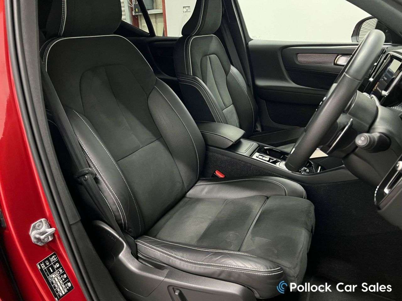 2019 VOLVO XC40 2019 VOLVO XC40