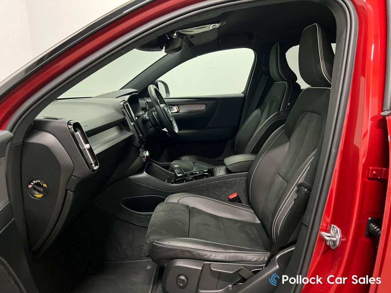 2019 VOLVO XC40 2019 VOLVO XC40