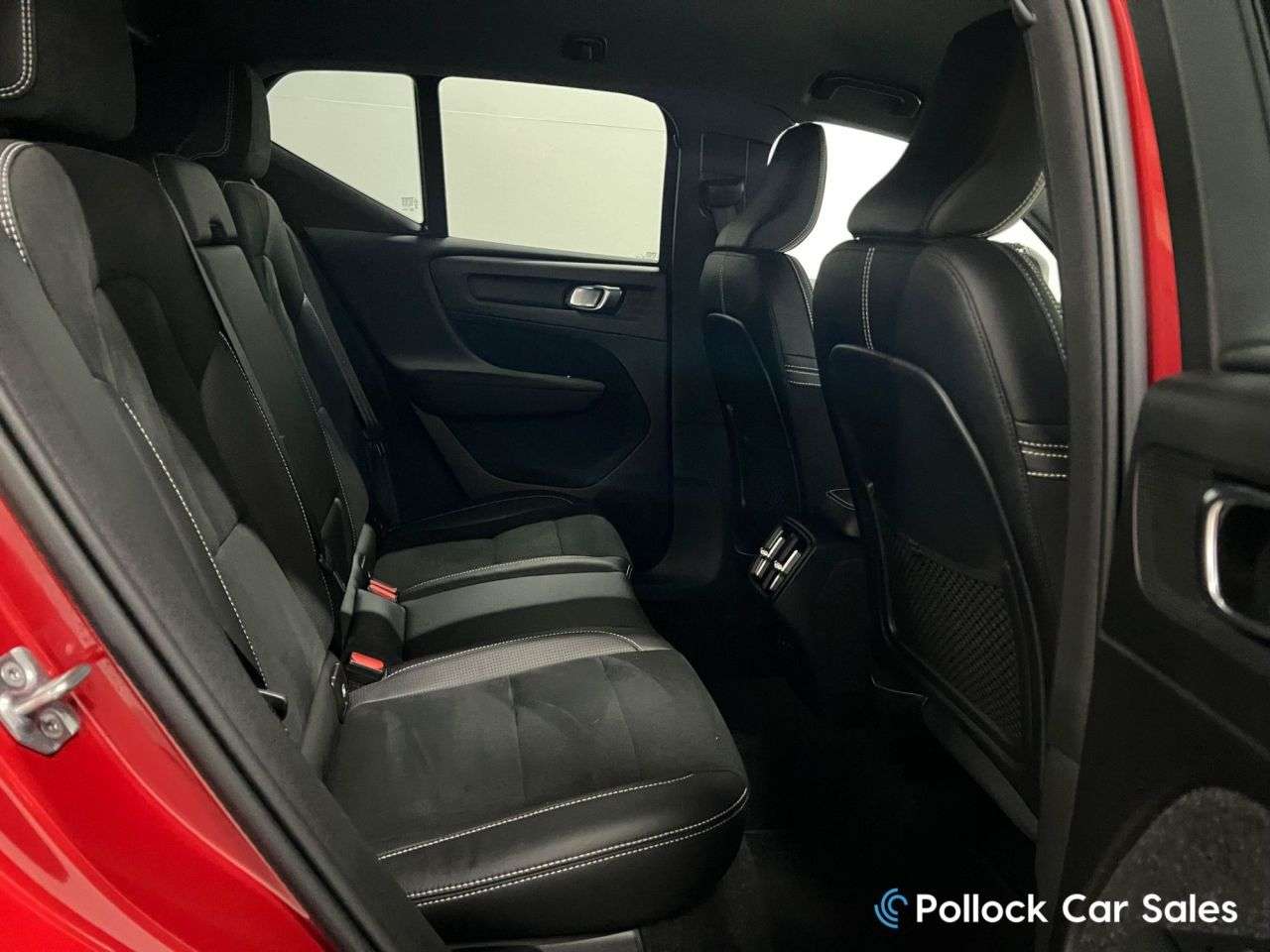 2019 VOLVO XC40 2019 VOLVO XC40