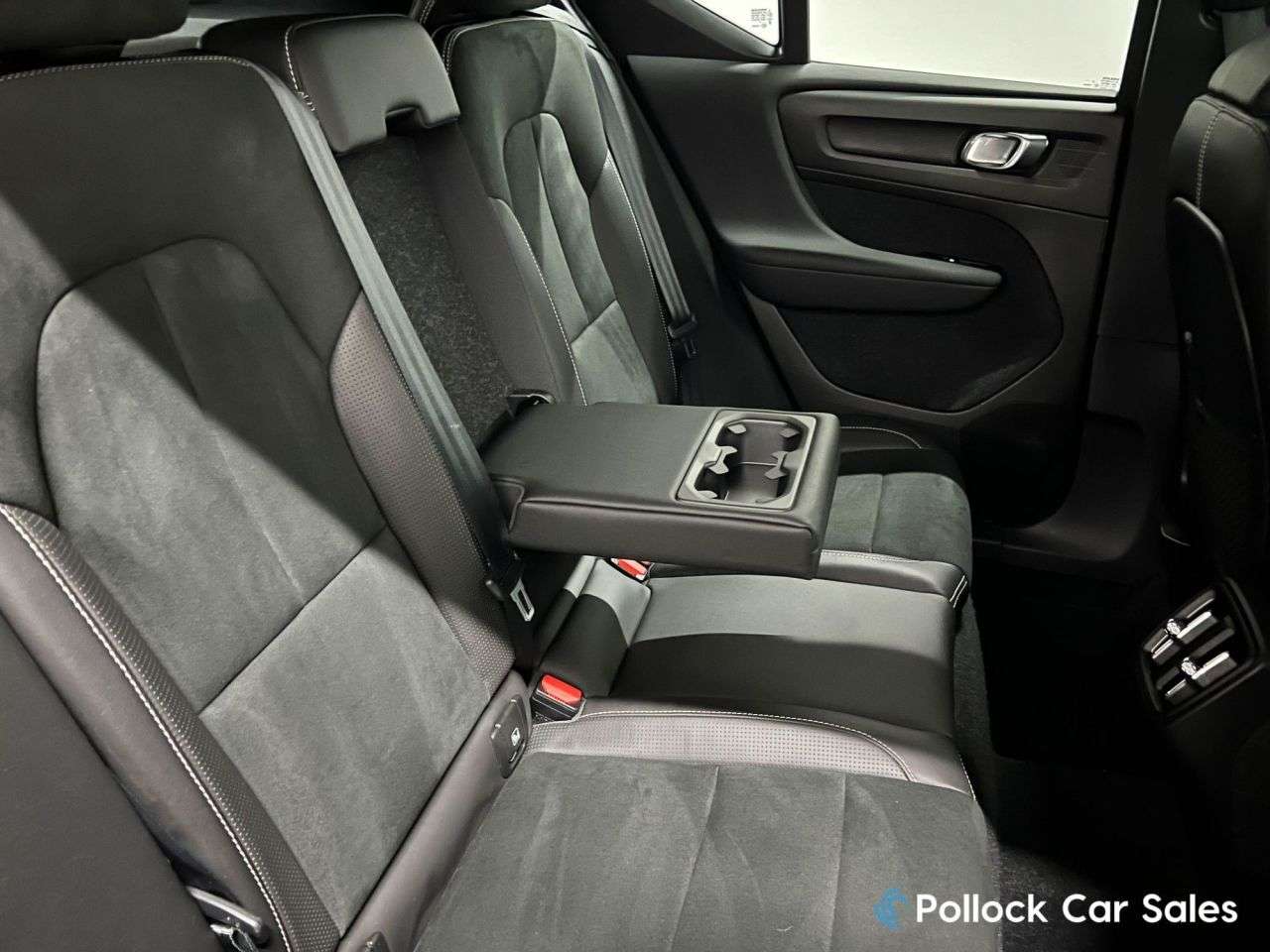 2019 VOLVO XC40 2019 VOLVO XC40