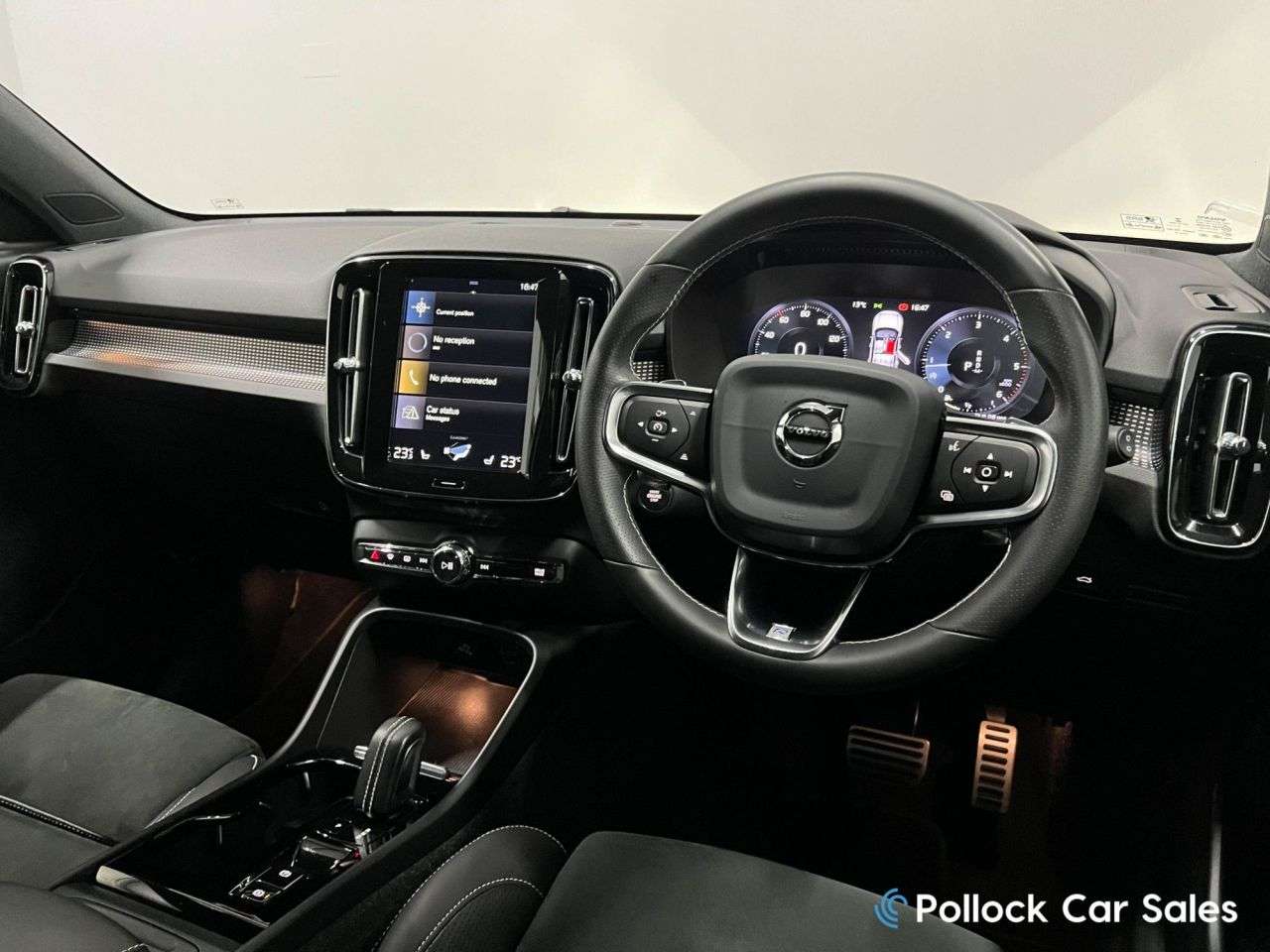 2019 VOLVO XC40 2019 VOLVO XC40