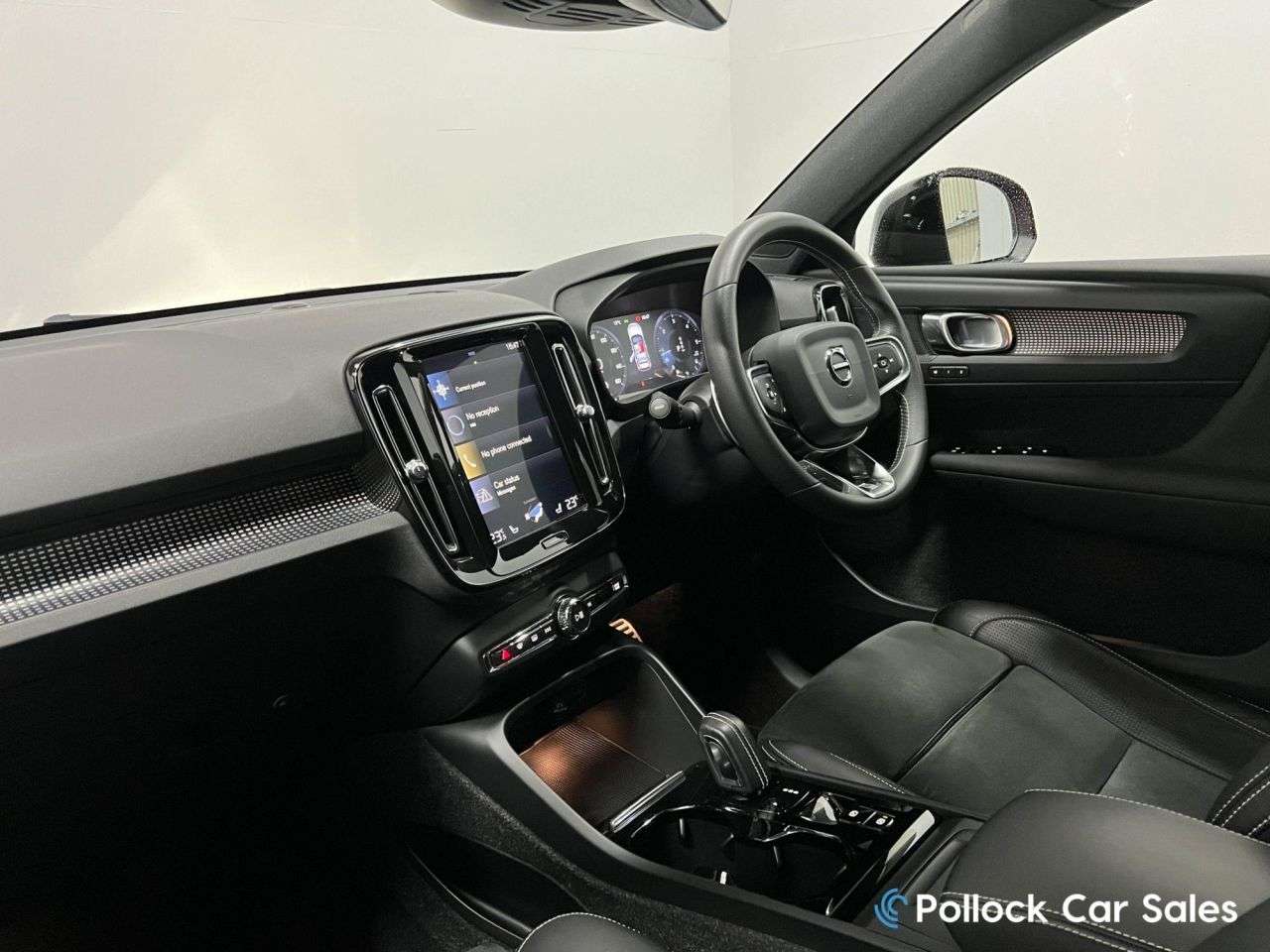 2019 VOLVO XC40 2019 VOLVO XC40