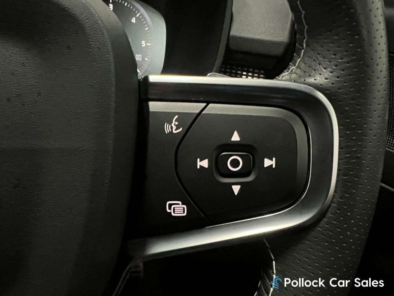 2019 VOLVO XC40 2019 VOLVO XC40