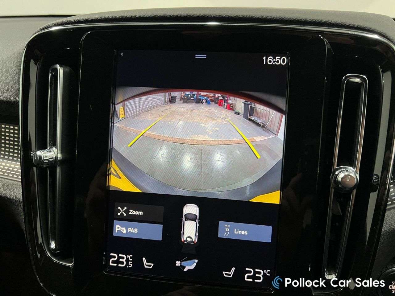 2019 VOLVO XC40 2019 VOLVO XC40