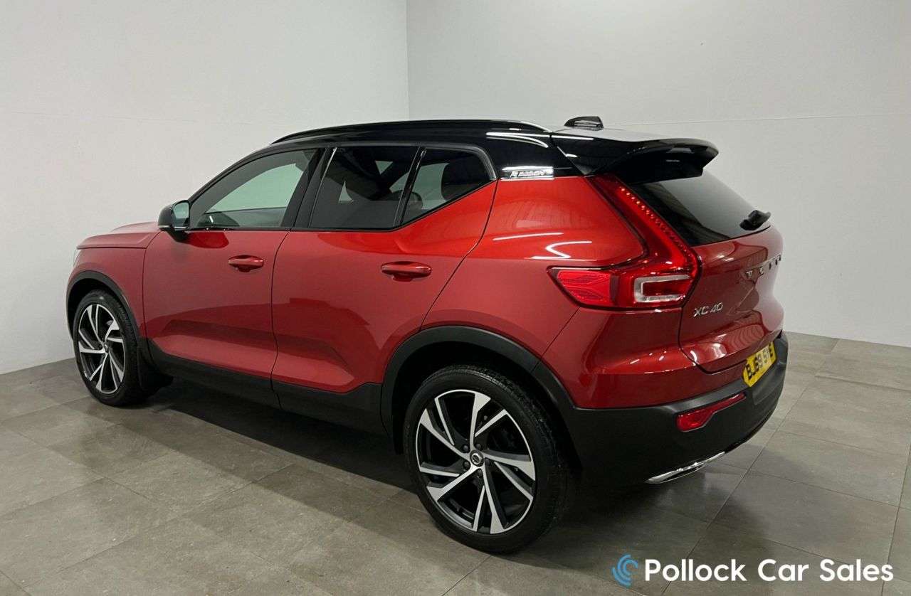 2019 VOLVO XC40 2019 VOLVO XC40