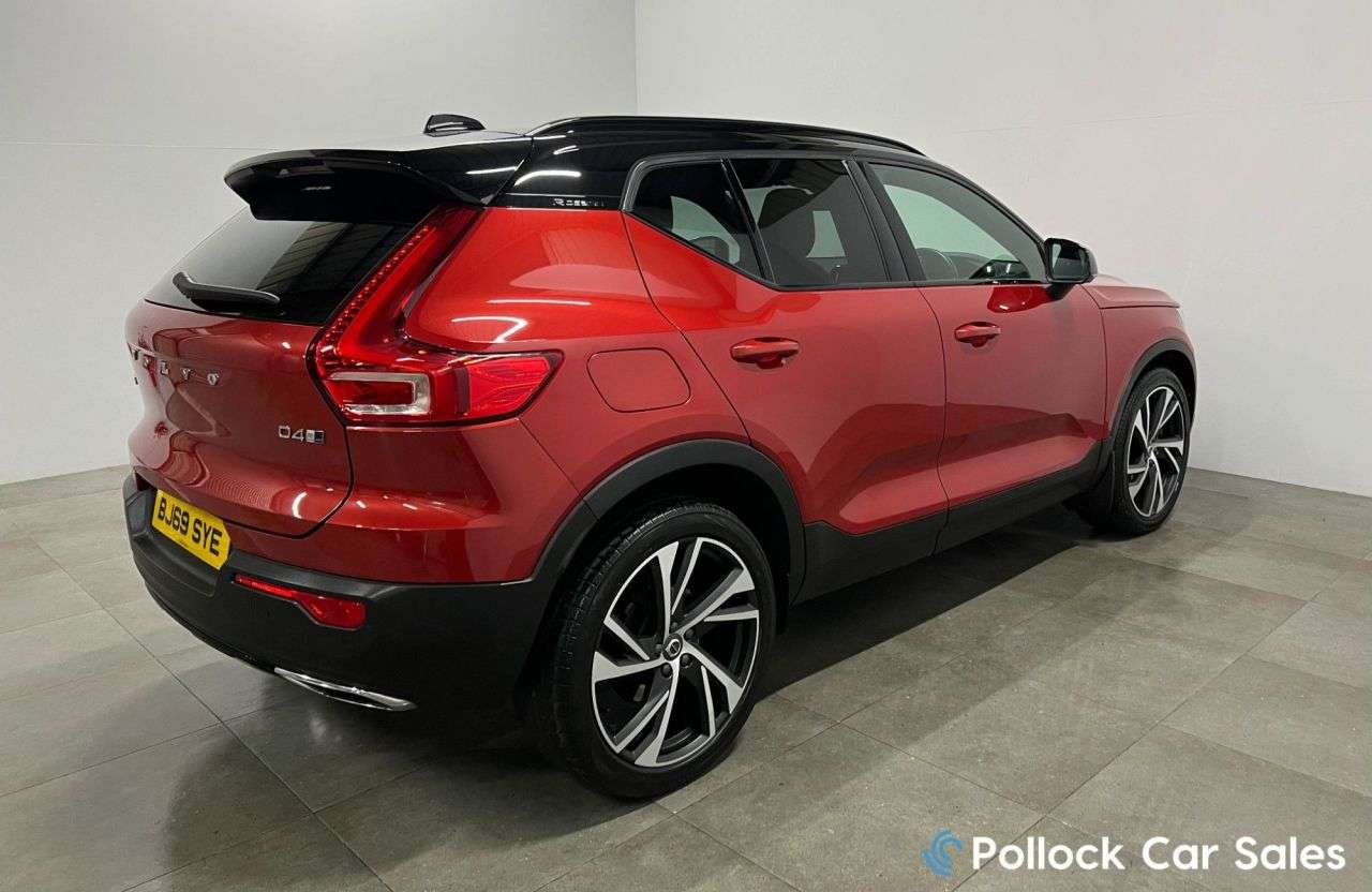 2019 VOLVO XC40 2019 VOLVO XC40