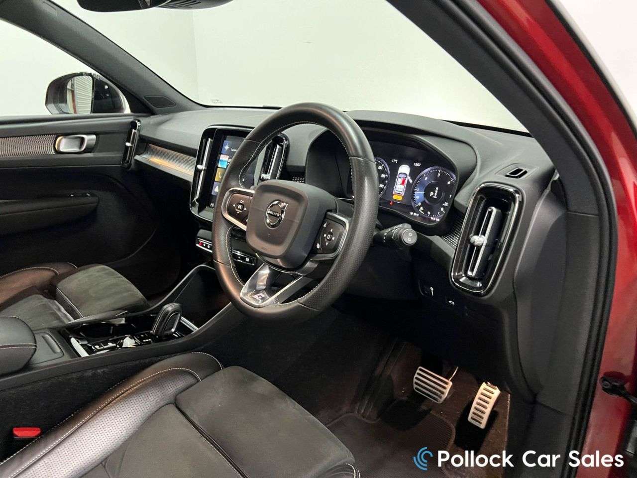 2019 VOLVO XC40 2019 VOLVO XC40