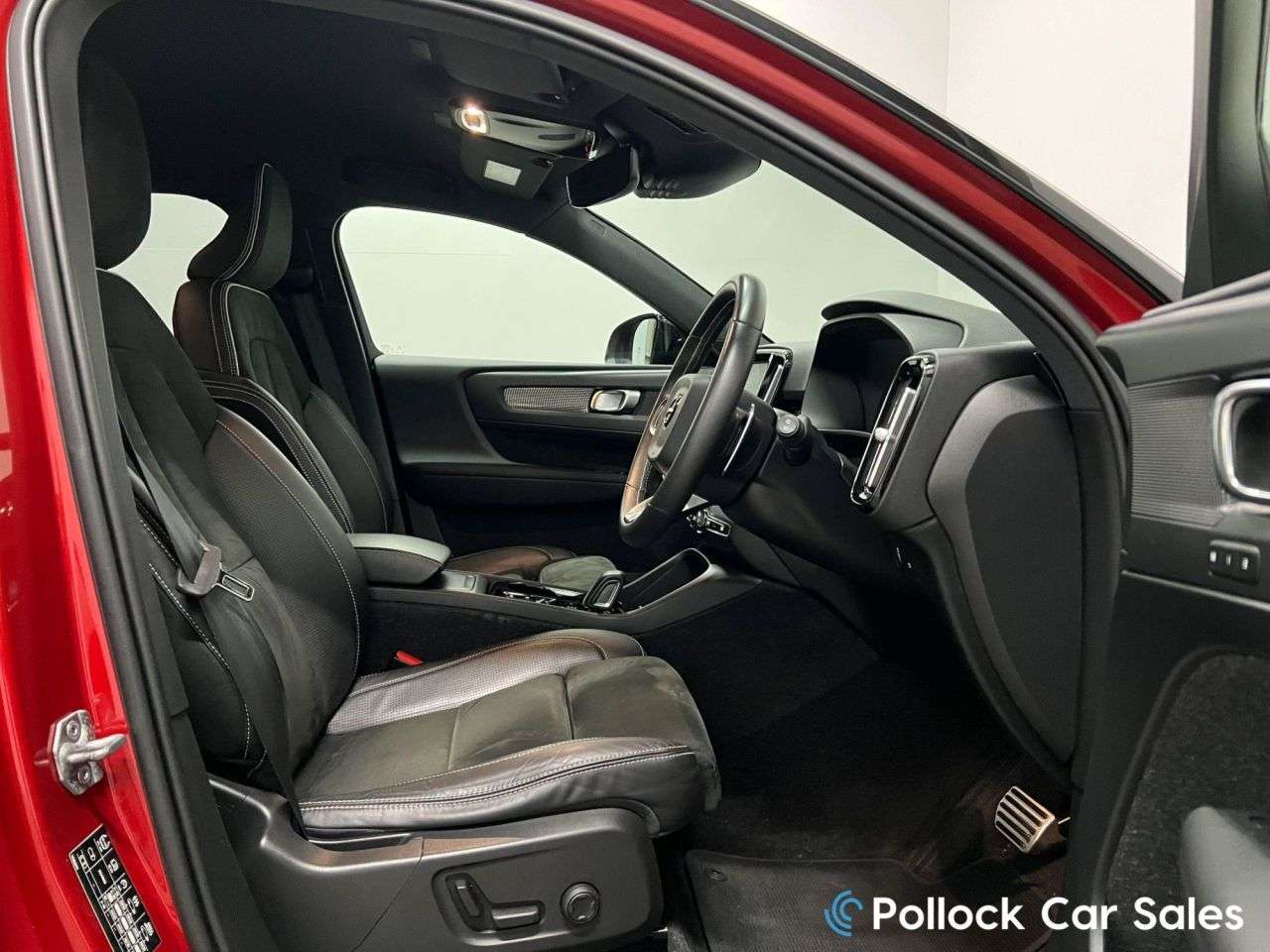 2019 VOLVO XC40 2019 VOLVO XC40