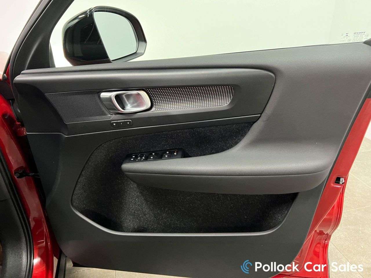 2019 VOLVO XC40 2019 VOLVO XC40