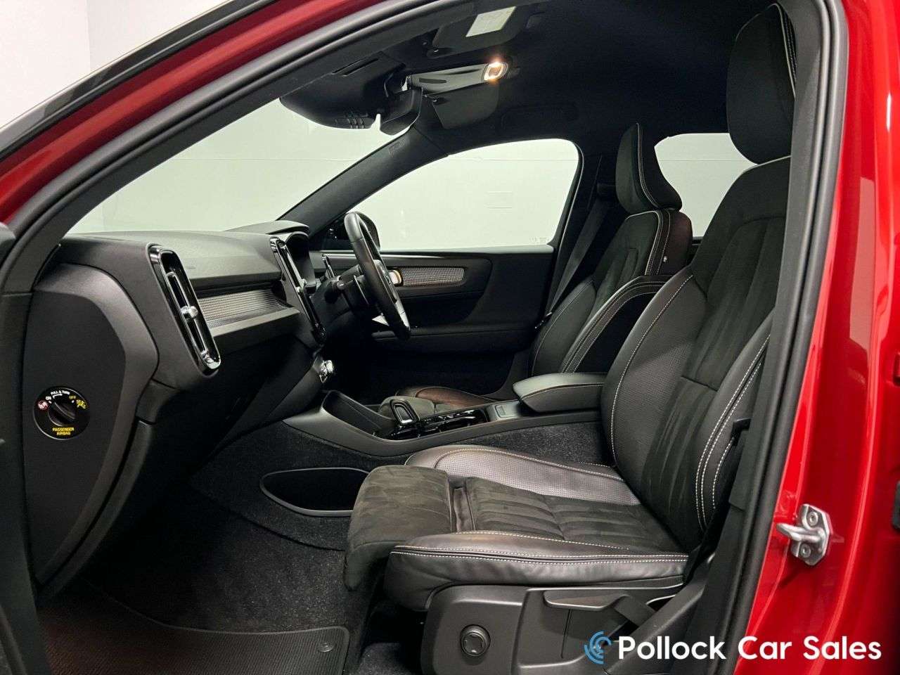 2019 VOLVO XC40 2019 VOLVO XC40