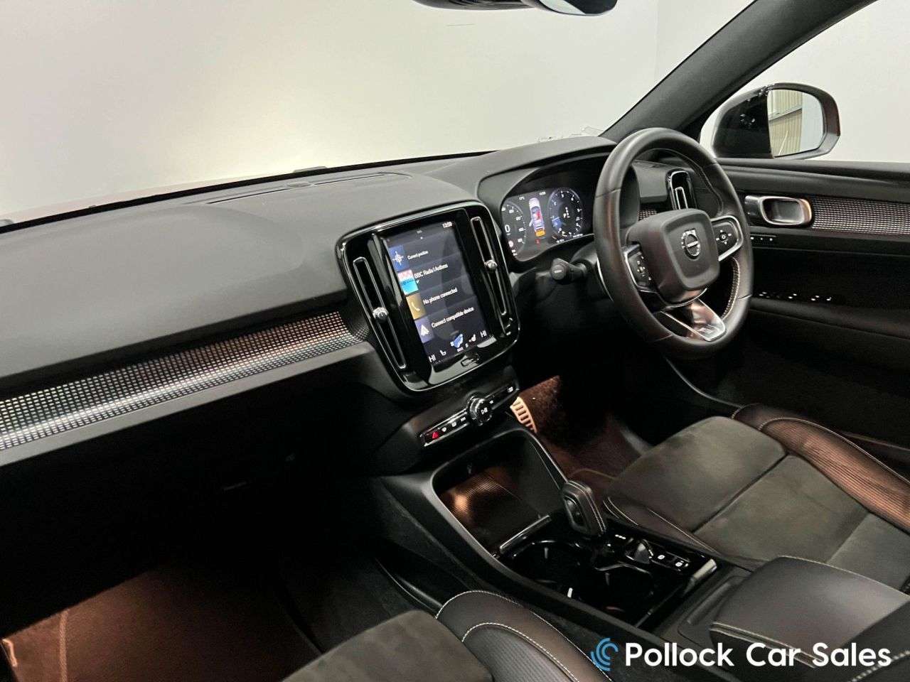 2019 VOLVO XC40 2019 VOLVO XC40