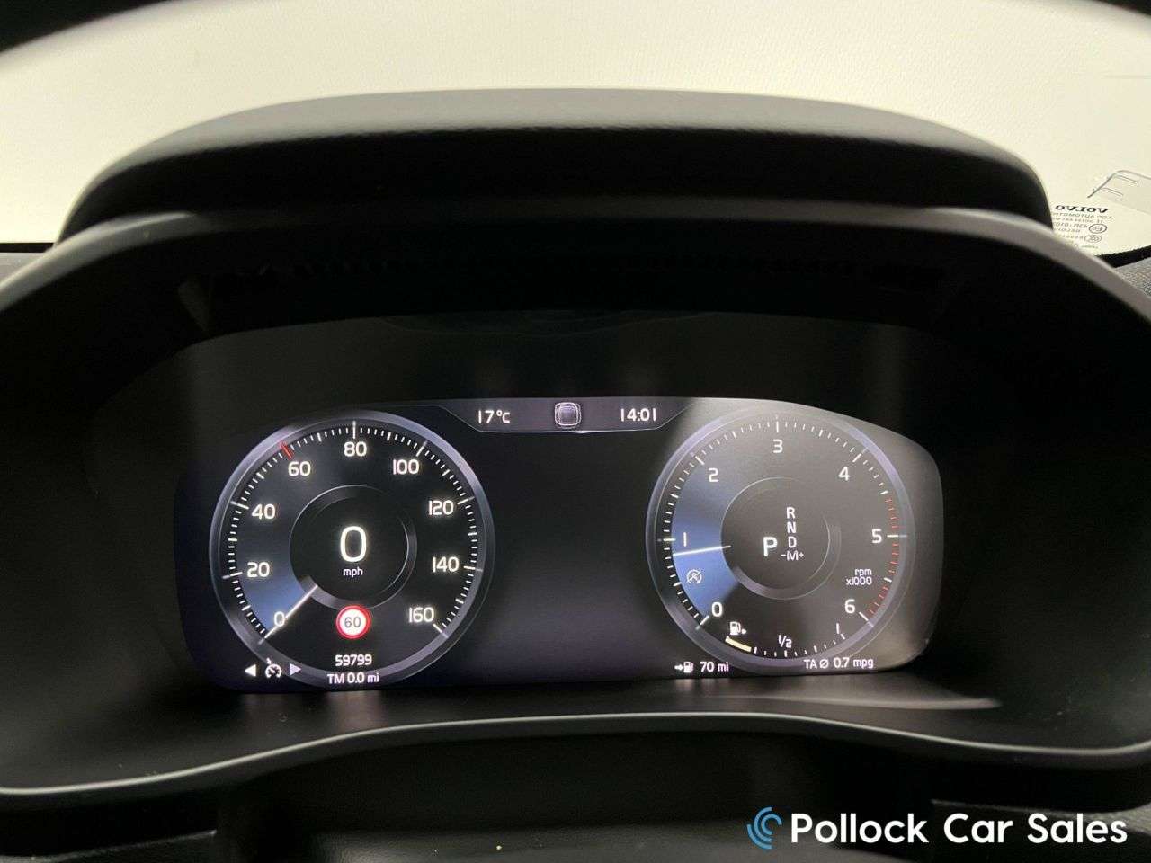 2019 VOLVO XC40 2019 VOLVO XC40