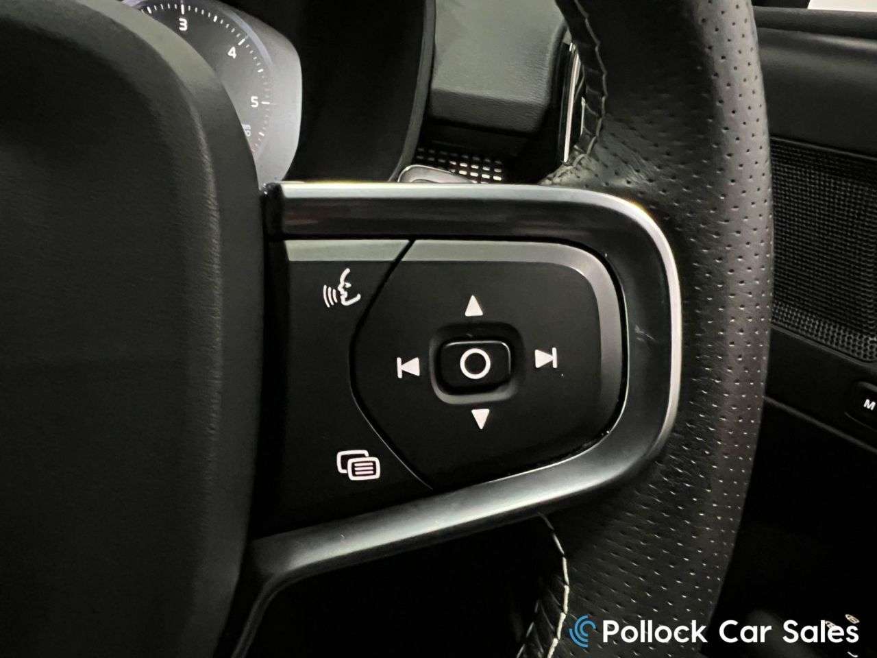 2019 VOLVO XC40 2019 VOLVO XC40