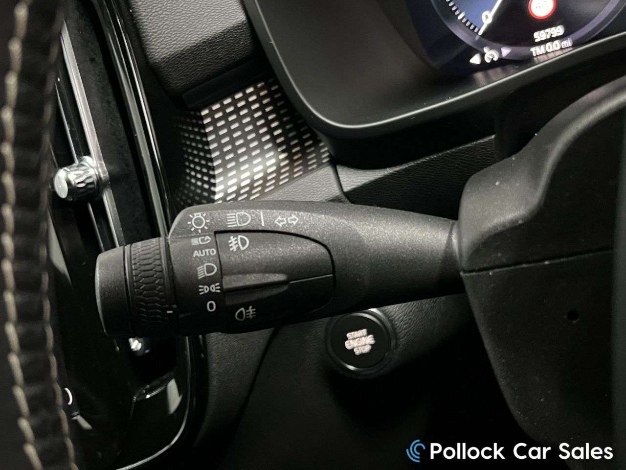 2019 VOLVO XC40 2019 VOLVO XC40