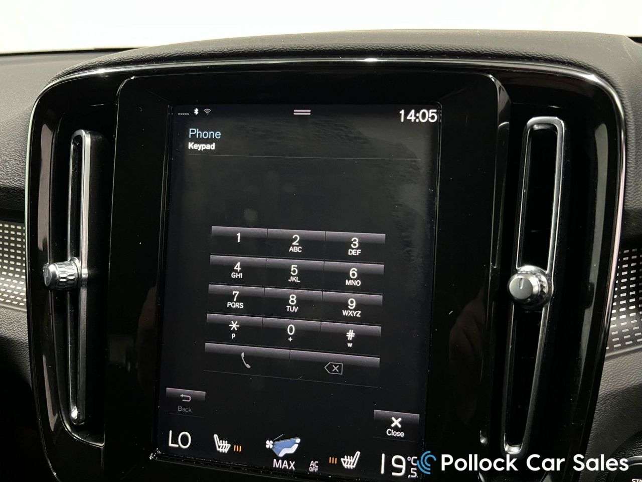 2019 VOLVO XC40 2019 VOLVO XC40