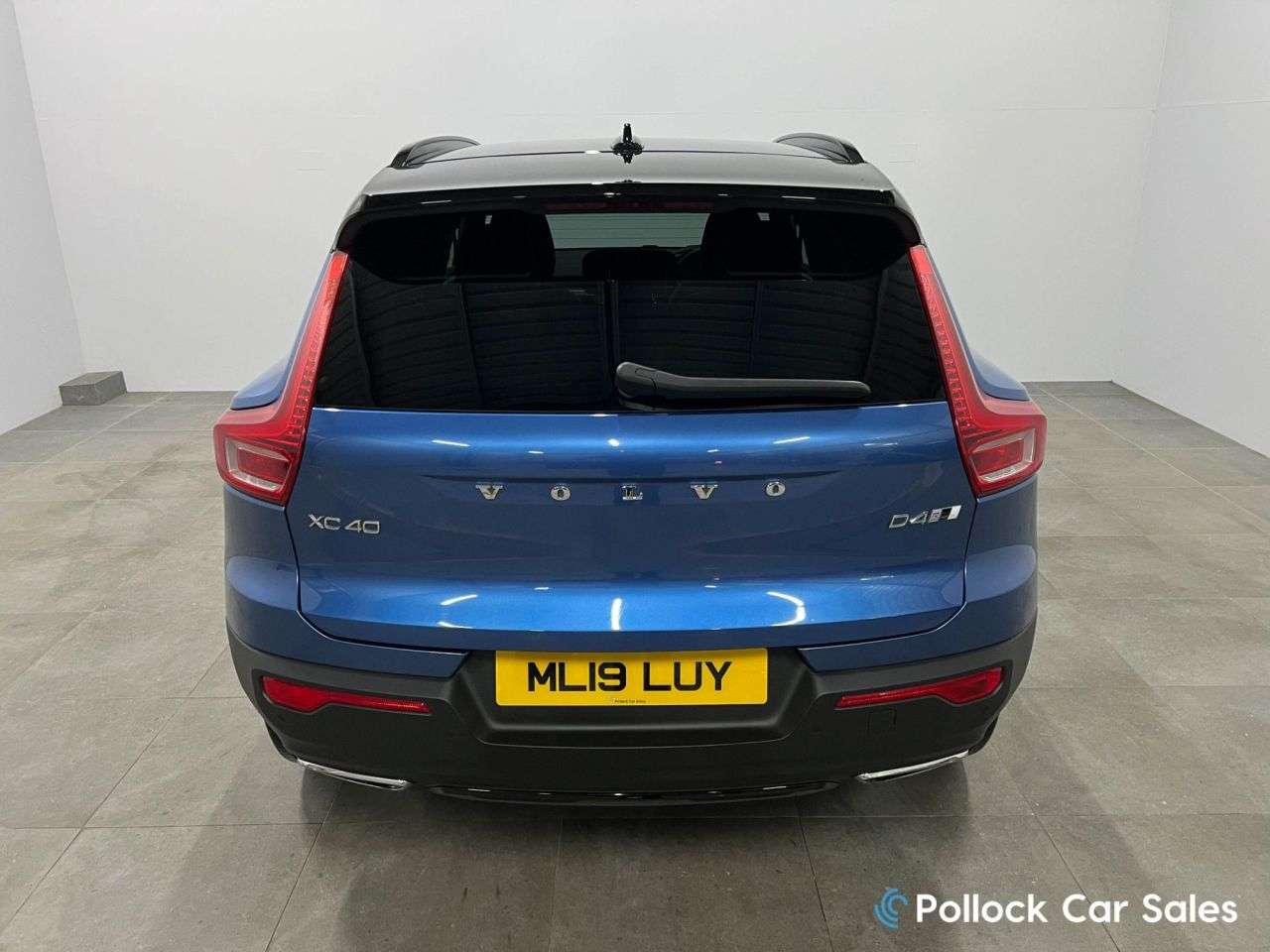 2019 VOLVO XC40 2019 VOLVO XC40