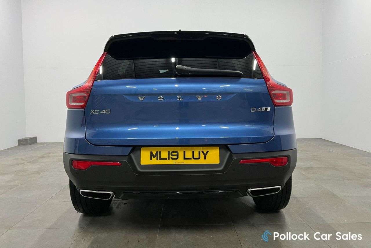 2019 VOLVO XC40 2019 VOLVO XC40