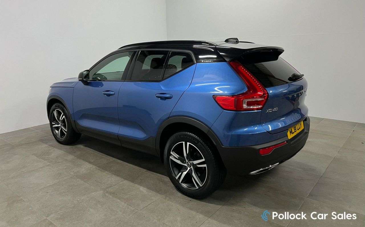 2019 VOLVO XC40 2019 VOLVO XC40