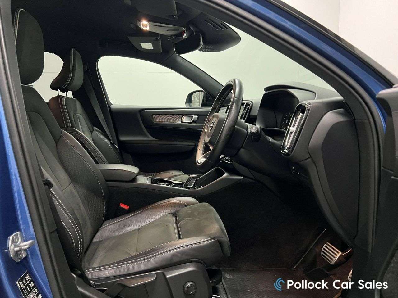 2019 VOLVO XC40 2019 VOLVO XC40