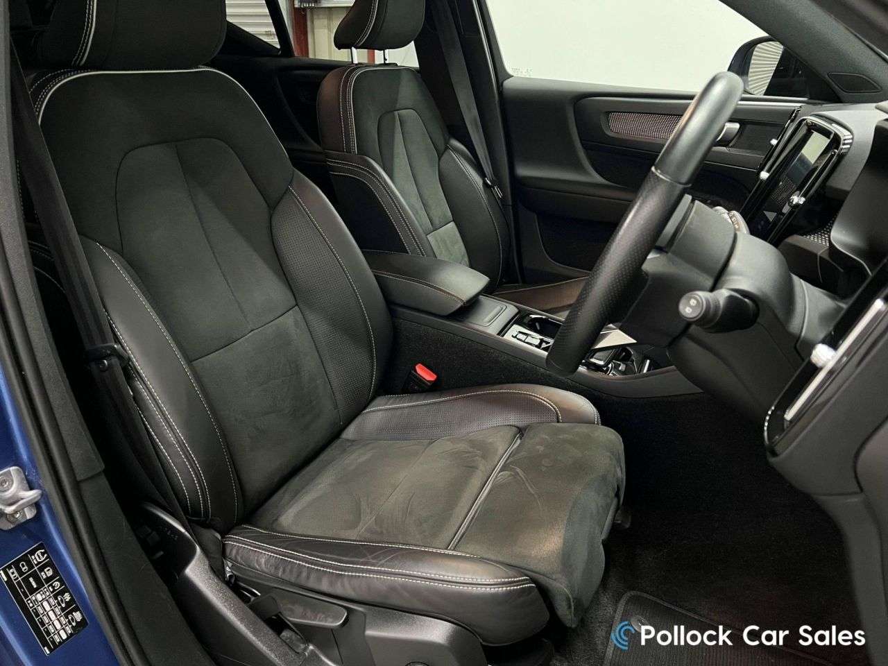 2019 VOLVO XC40 2019 VOLVO XC40