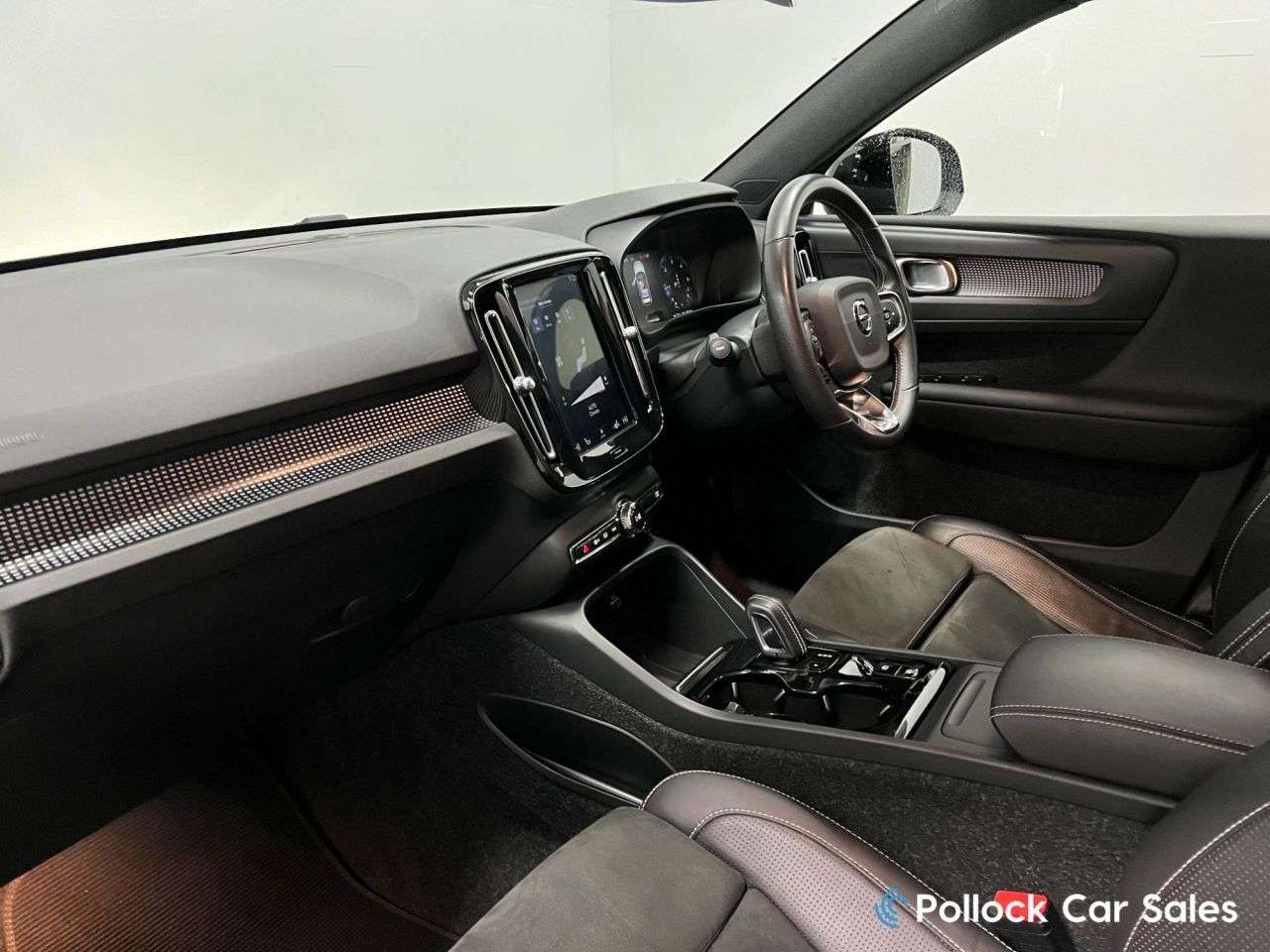 2019 VOLVO XC40 2019 VOLVO XC40